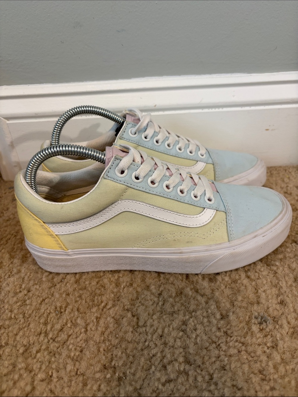 Van’s Old Skool Pastel Multi-Color Low-Top Women’s Sneakers - size 8.5